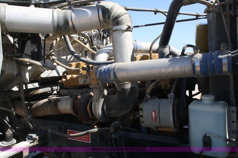 image for item B6765 2000 Western Star 4964FX concrete mixer truck