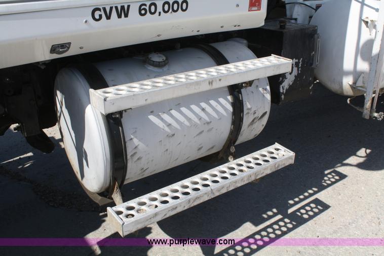 image for item B6765 2000 Western Star 4964FX concrete mixer truck