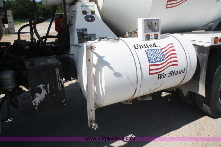 image for item B6765 2000 Western Star 4964FX concrete mixer truck
