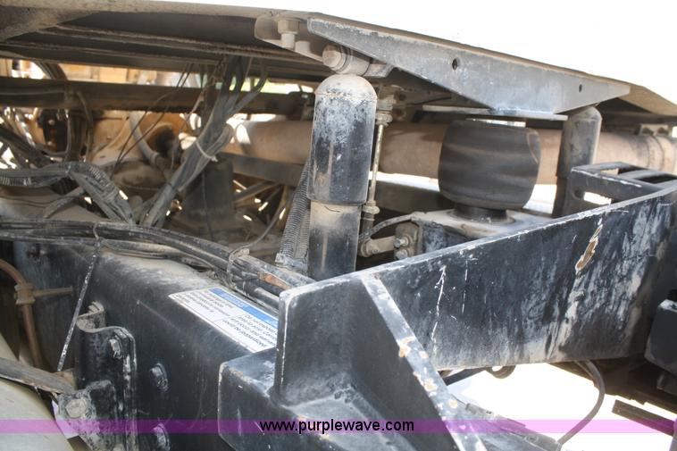 image for item B6765 2000 Western Star 4964FX concrete mixer truck