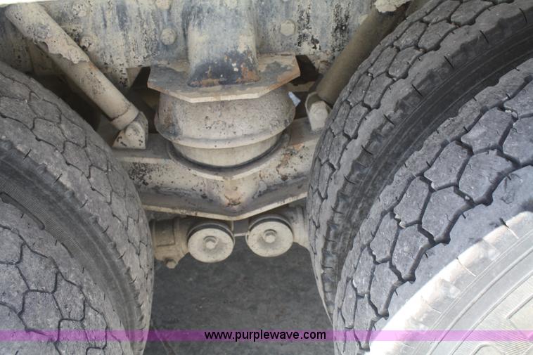 image for item B6765 2000 Western Star 4964FX concrete mixer truck