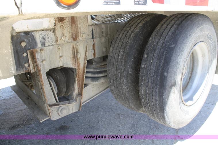 image for item B6765 2000 Western Star 4964FX concrete mixer truck