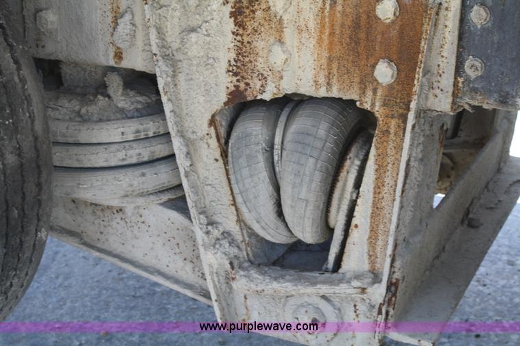 image for item B6765 2000 Western Star 4964FX concrete mixer truck