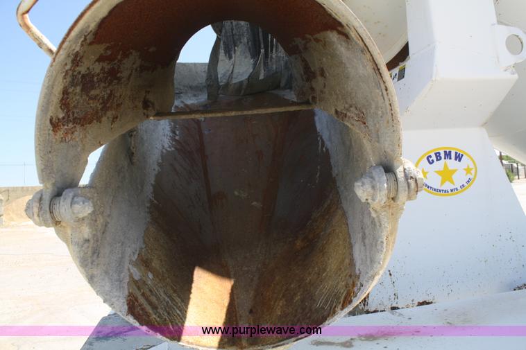 image for item B6765 2000 Western Star 4964FX concrete mixer truck