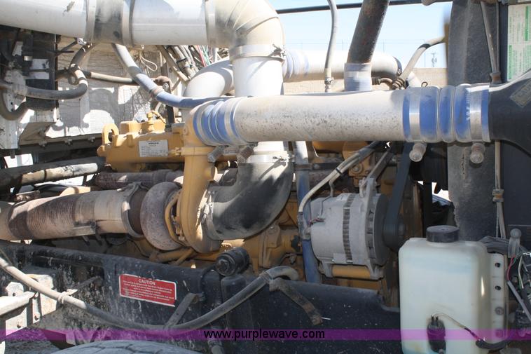 image for item B6766 2000 Western Star 4964FX concrete mixer truck