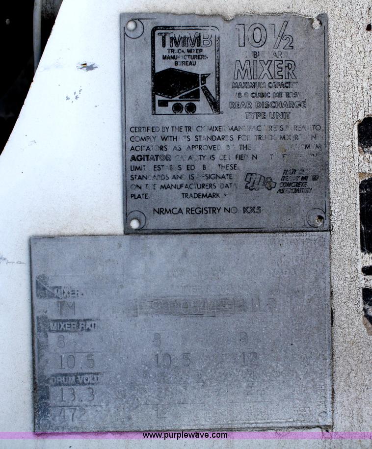 image for item B6766 2000 Western Star 4964FX concrete mixer truck