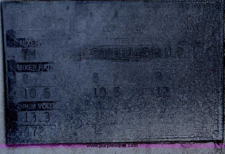 image for item B6766 2000 Western Star 4964FX concrete mixer truck