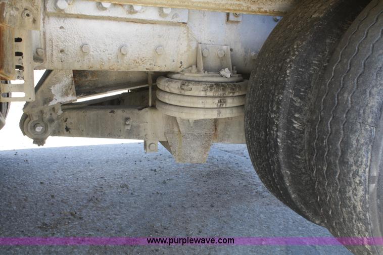 image for item B6766 2000 Western Star 4964FX concrete mixer truck