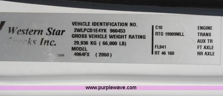 image for item B6766 2000 Western Star 4964FX concrete mixer truck