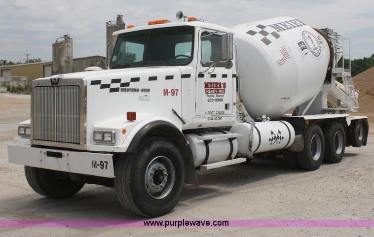 image for item B6767 1999 Western Star 4964FX concrete mixer truck
