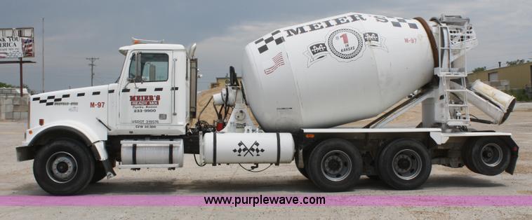 image for item B6767 1999 Western Star 4964FX concrete mixer truck