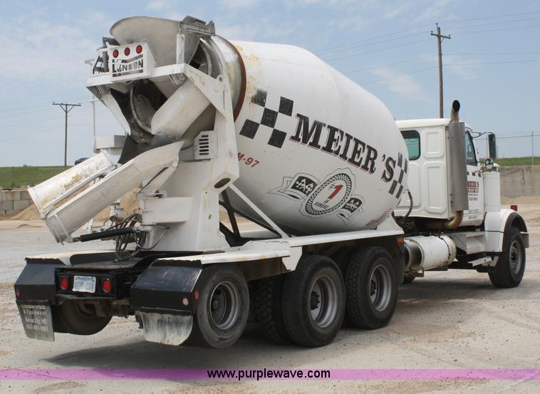image for item B6767 1999 Western Star 4964FX concrete mixer truck
