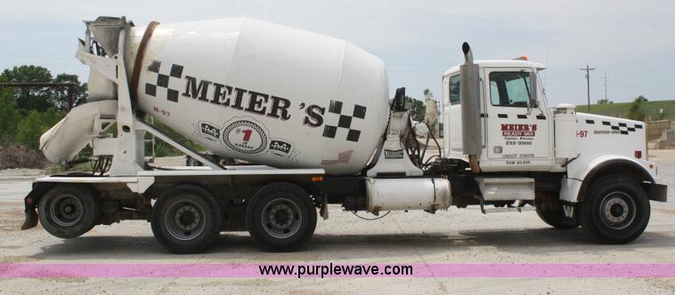image for item B6767 1999 Western Star 4964FX concrete mixer truck