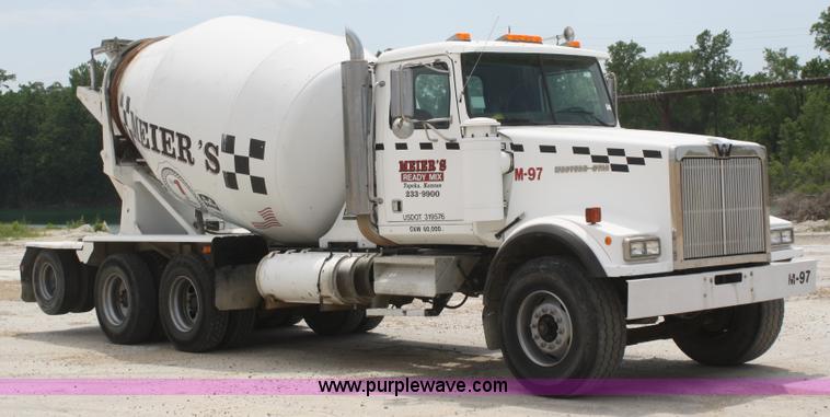 image for item B6767 1999 Western Star 4964FX concrete mixer truck