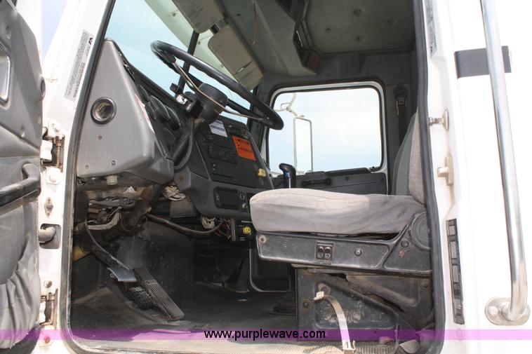 image for item B6767 1999 Western Star 4964FX concrete mixer truck