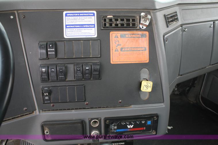 image for item B6767 1999 Western Star 4964FX concrete mixer truck