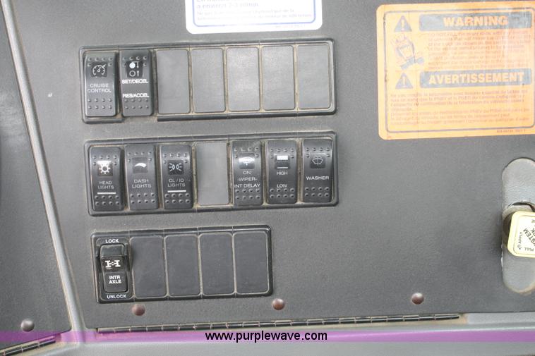 image for item B6767 1999 Western Star 4964FX concrete mixer truck