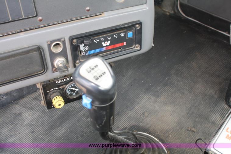 image for item B6767 1999 Western Star 4964FX concrete mixer truck