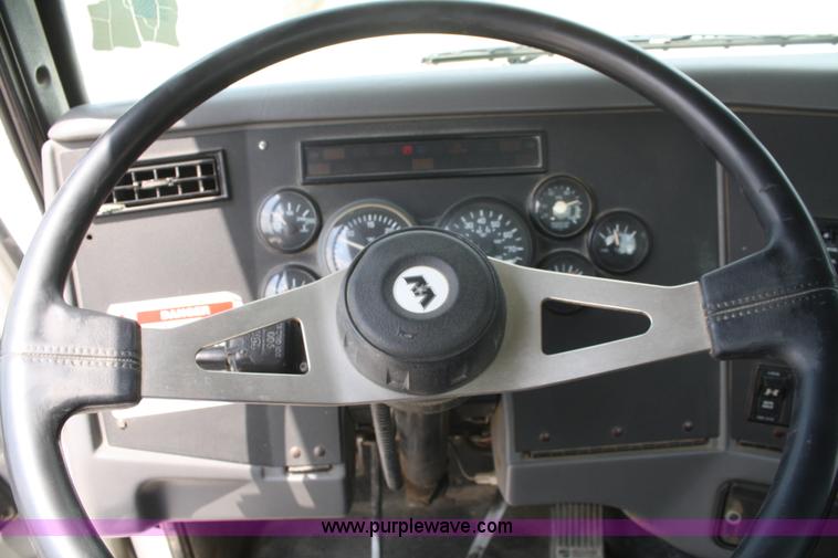 image for item B6767 1999 Western Star 4964FX concrete mixer truck