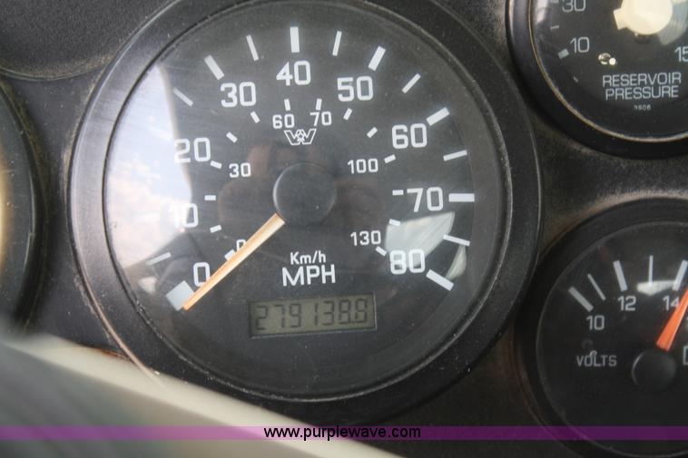 image for item B6767 1999 Western Star 4964FX concrete mixer truck