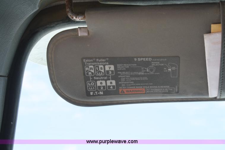 image for item B6767 1999 Western Star 4964FX concrete mixer truck