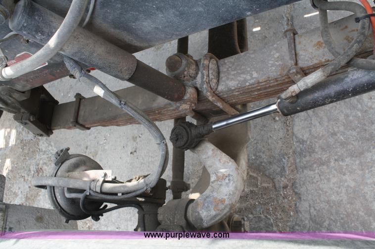 image for item B6767 1999 Western Star 4964FX concrete mixer truck