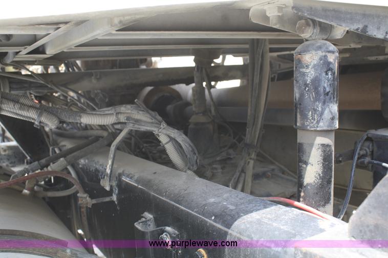 image for item B6767 1999 Western Star 4964FX concrete mixer truck