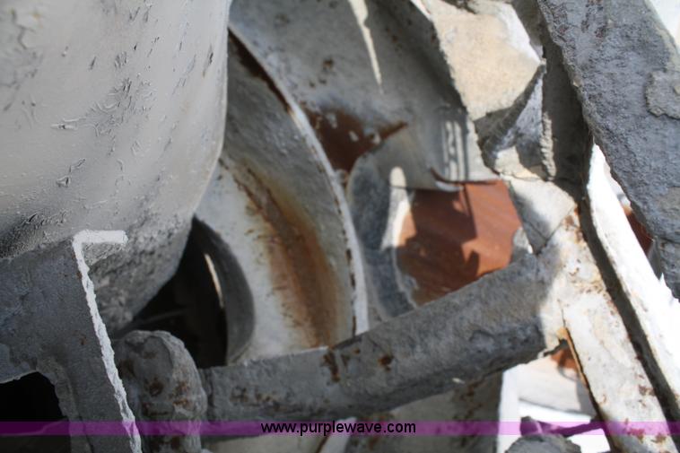 image for item B6767 1999 Western Star 4964FX concrete mixer truck