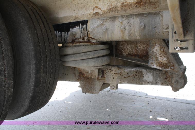 image for item B6767 1999 Western Star 4964FX concrete mixer truck