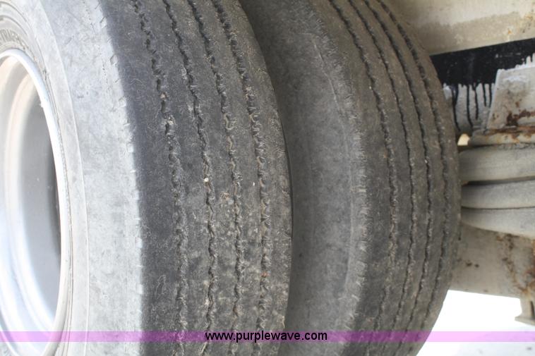 image for item B6767 1999 Western Star 4964FX concrete mixer truck