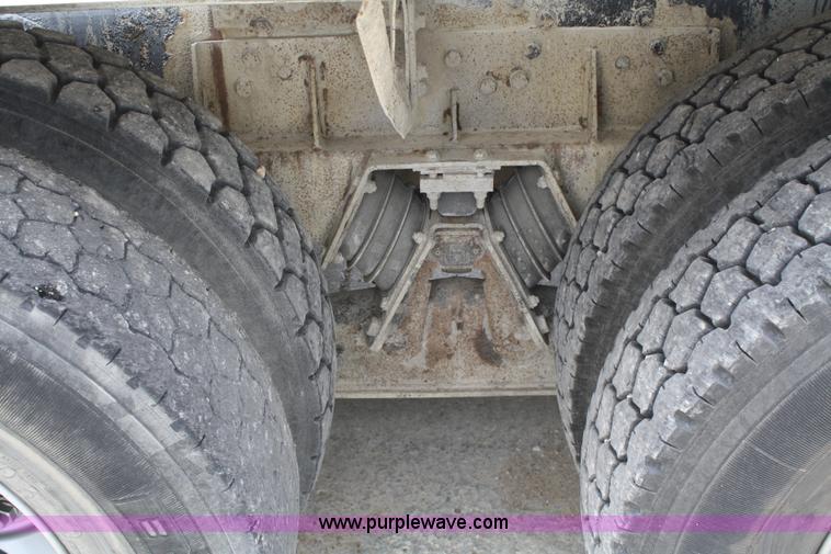 image for item B6767 1999 Western Star 4964FX concrete mixer truck