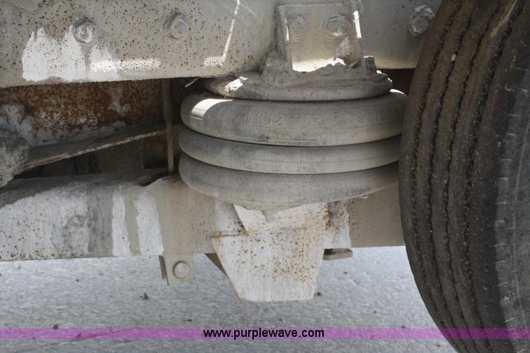 image for item B6767 1999 Western Star 4964FX concrete mixer truck