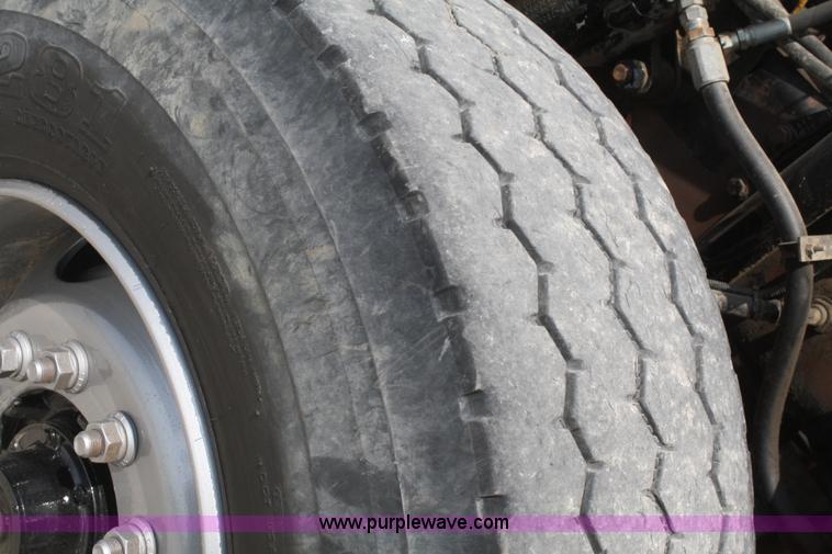 image for item B6767 1999 Western Star 4964FX concrete mixer truck