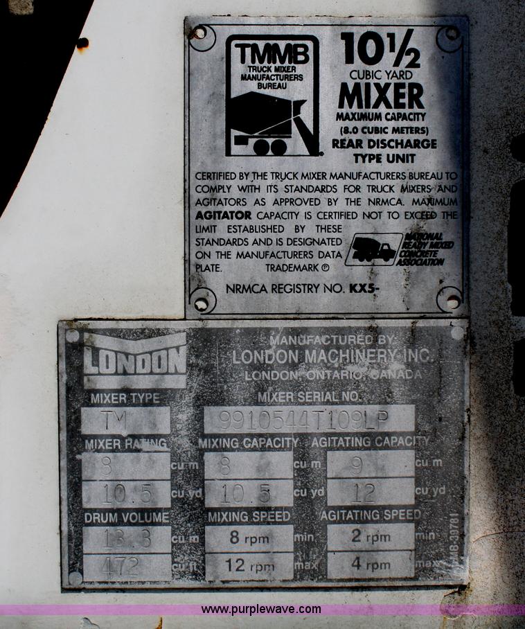 image for item B6767 1999 Western Star 4964FX concrete mixer truck