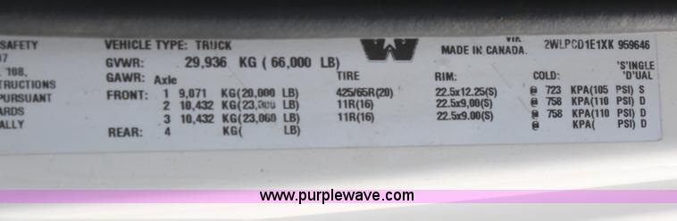 image for item B6767 1999 Western Star 4964FX concrete mixer truck