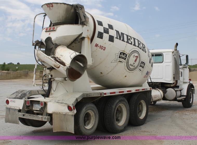 image for item B6768 2000 Western Star 4864FX concrete mixer truck