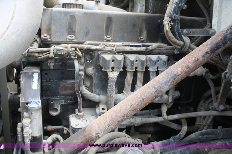 image for item B6768 2000 Western Star 4864FX concrete mixer truck