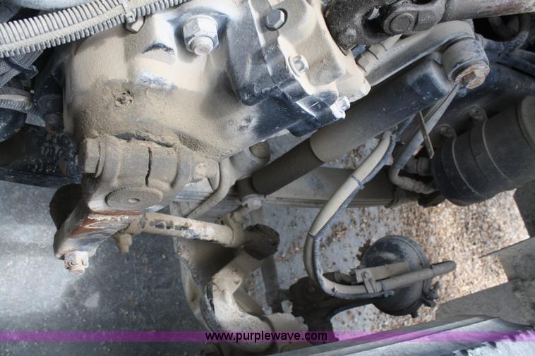 image for item B6768 2000 Western Star 4864FX concrete mixer truck