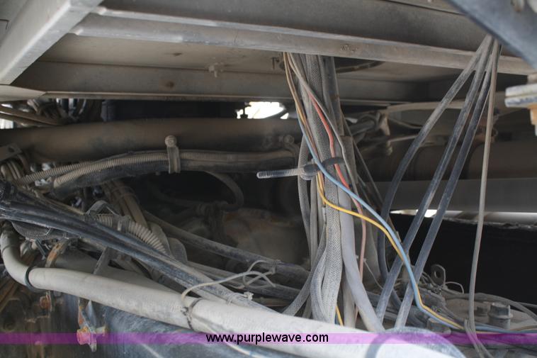 image for item B6768 2000 Western Star 4864FX concrete mixer truck