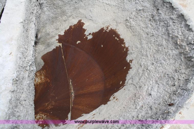 image for item B6768 2000 Western Star 4864FX concrete mixer truck