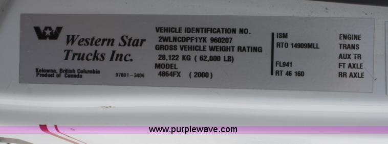 image for item B6768 2000 Western Star 4864FX concrete mixer truck