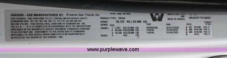 image for item B6768 2000 Western Star 4864FX concrete mixer truck