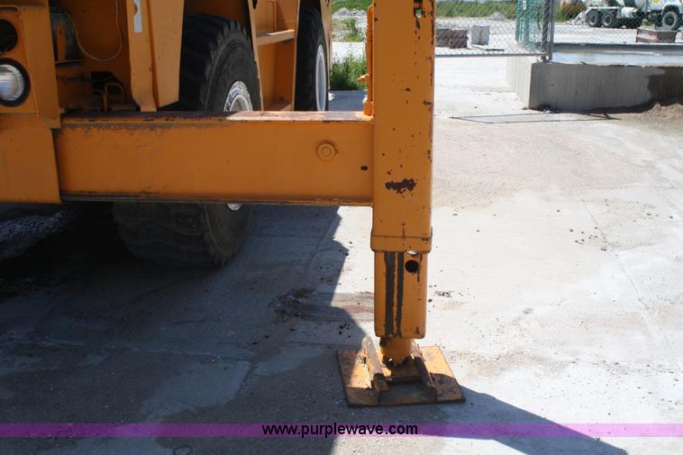 image for item B6783 Drott 1800CC crane