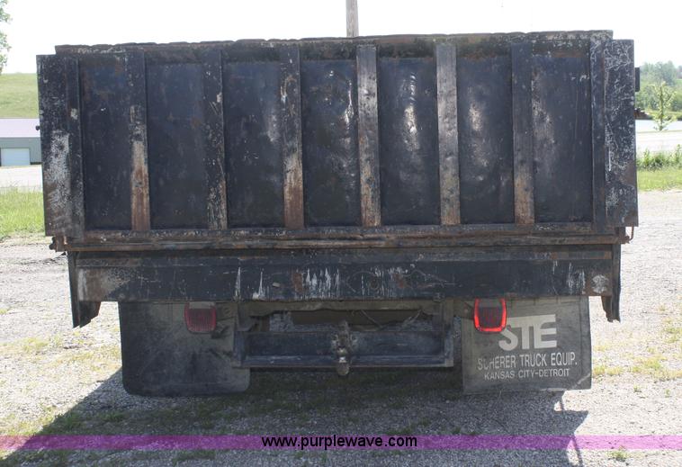 image for item B6787 1994 Ford F350 XL flatbed pickup truck