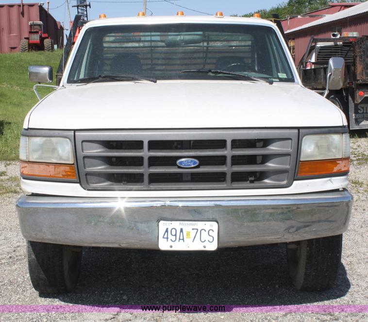 image for item B6787 1994 Ford F350 XL flatbed pickup truck