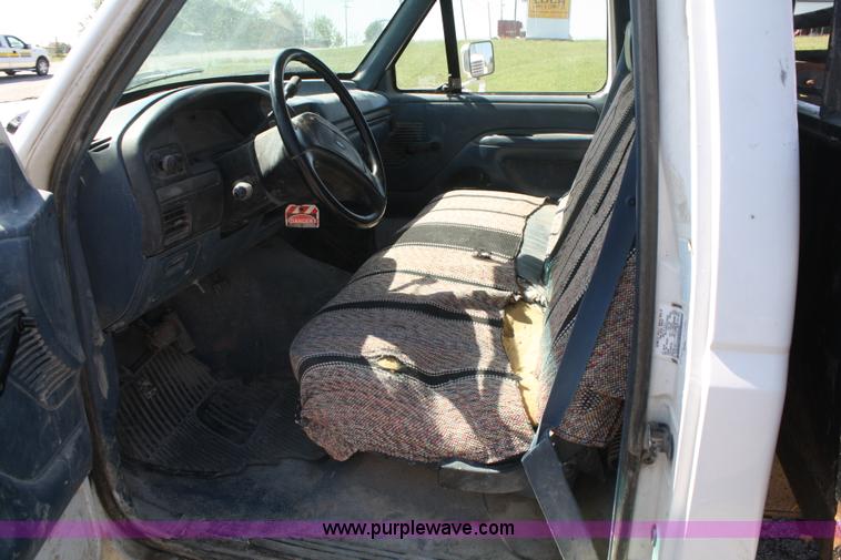 image for item B6787 1994 Ford F350 XL flatbed pickup truck