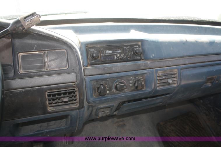 image for item B6787 1994 Ford F350 XL flatbed pickup truck