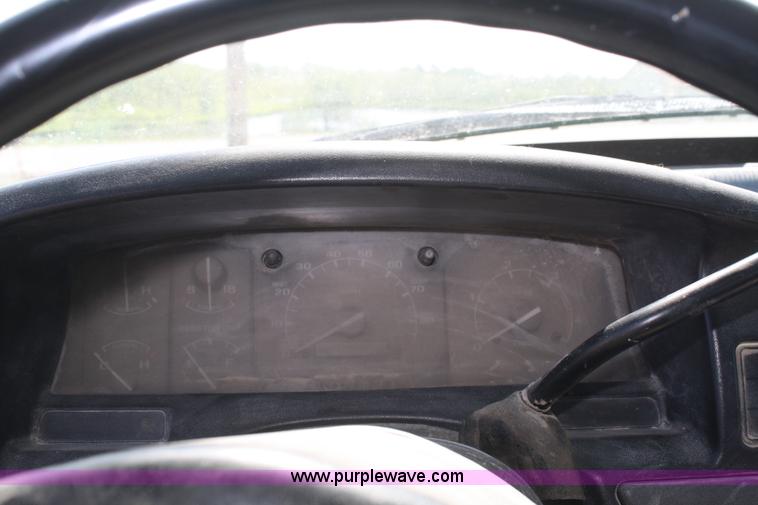 image for item B6787 1994 Ford F350 XL flatbed pickup truck