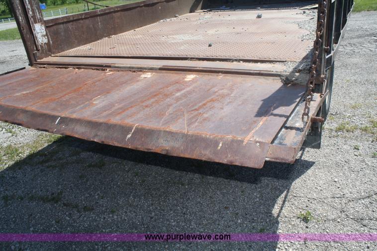 image for item B6787 1994 Ford F350 XL flatbed pickup truck