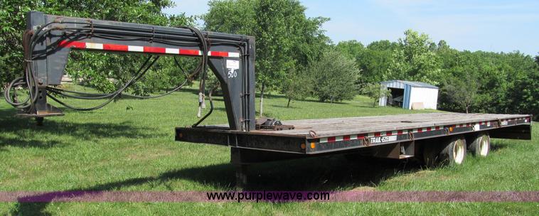 image for item C2193 1995 Trail-Eze 28' gooseneck trailer with hydraulic dovetail